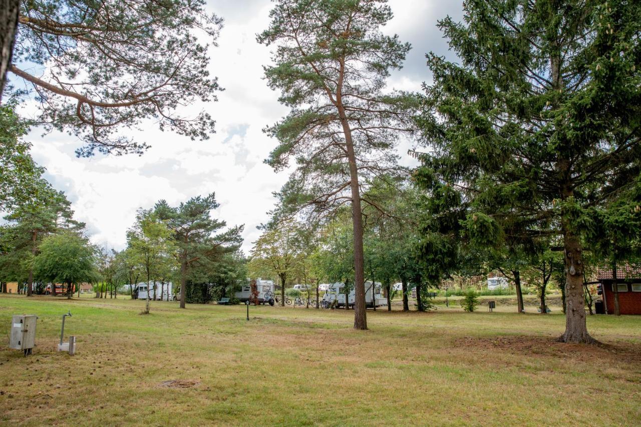 Naturcamping Lüneburger Heide - Chalets&Tiny Häuser Soltau Exterior foto